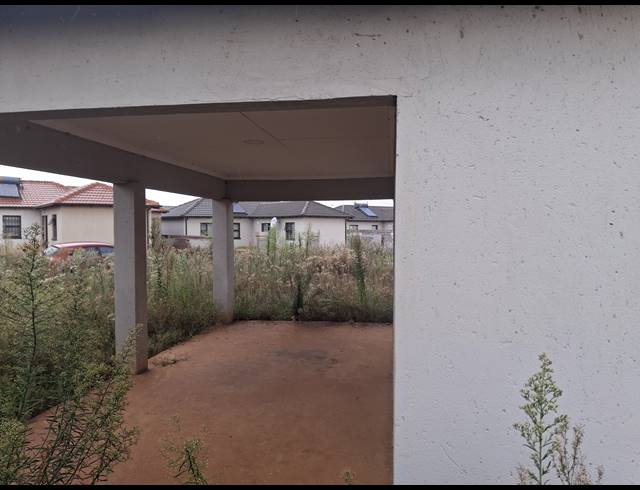 2 BEDROOM FREEHOLD FOR SALE IN DAWN PARK